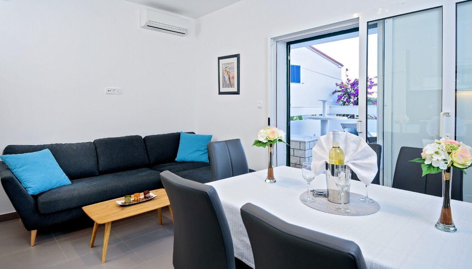 Apartments Bisernica-With Pool Ražanj Extérieur photo