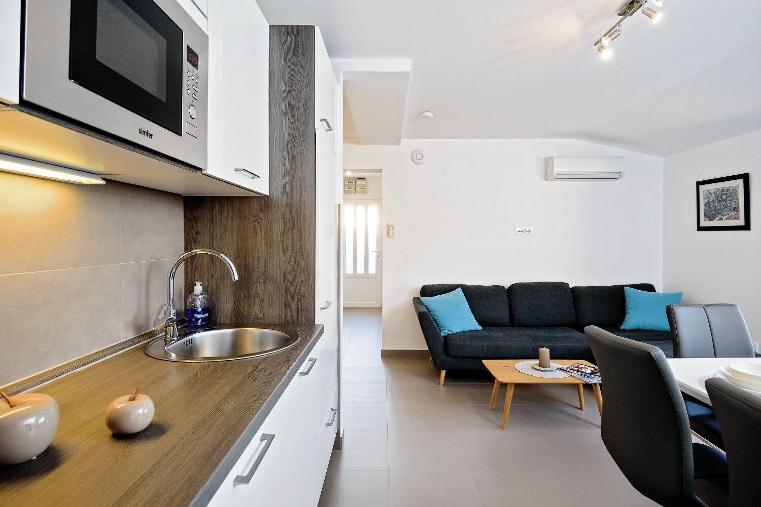 Apartments Bisernica-With Pool Ražanj Extérieur photo