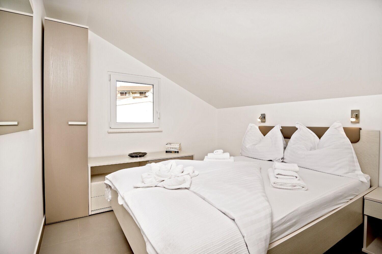 Apartments Bisernica-With Pool Ražanj Extérieur photo