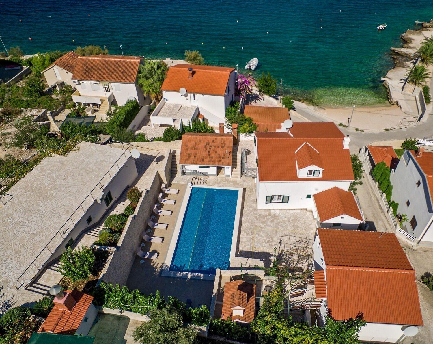 Apartments Bisernica-With Pool Ražanj Extérieur photo