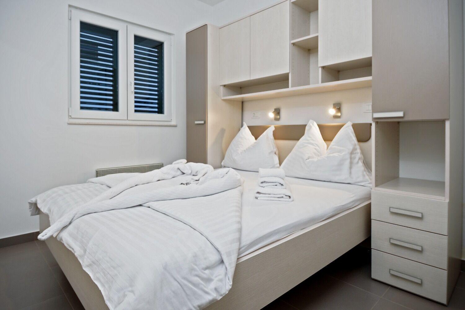 Apartments Bisernica-With Pool Ražanj Extérieur photo