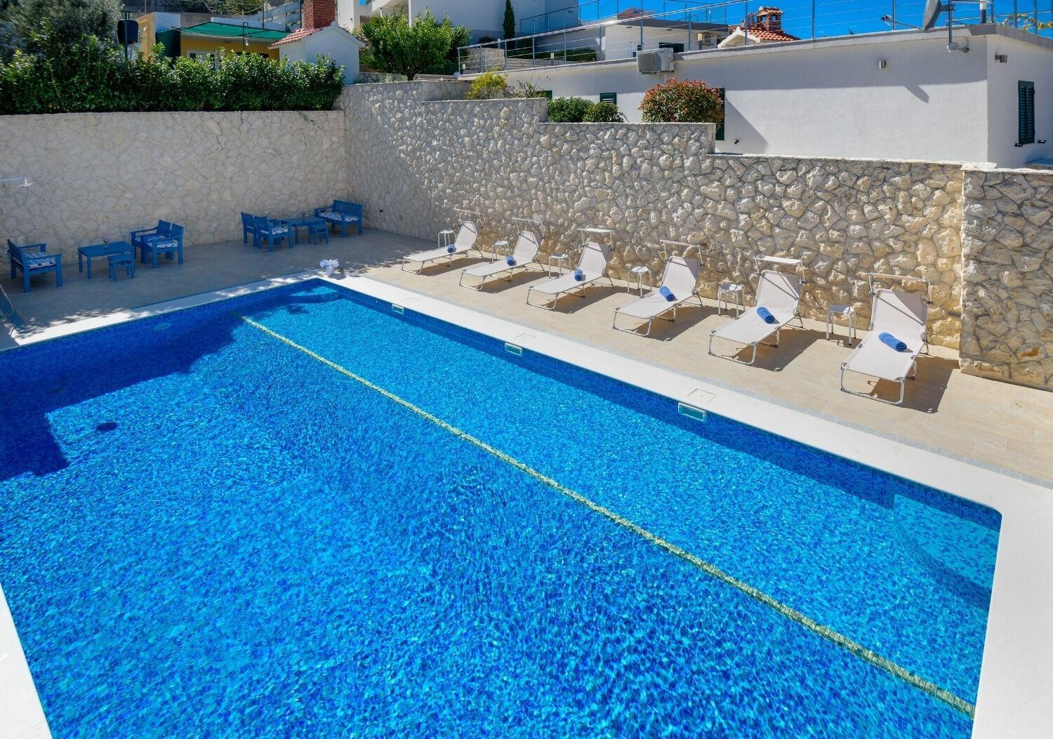 Apartments Bisernica-With Pool Ražanj Extérieur photo